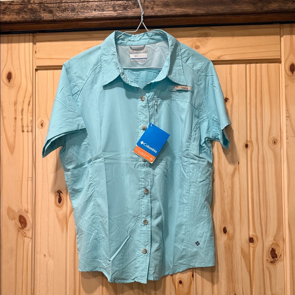 Columbia Women’s Light Blue/Teal Omni-Shade Button Down Shirt